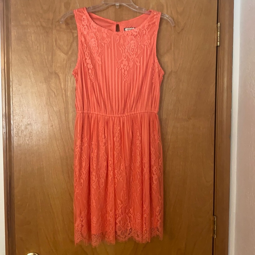 Lace overlay Eyeshadow dress